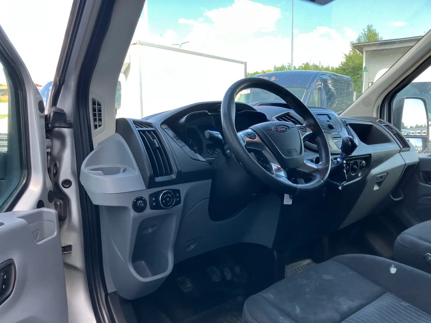 Car Image - 77QLFQHSzCLtYfLRVBPlaP