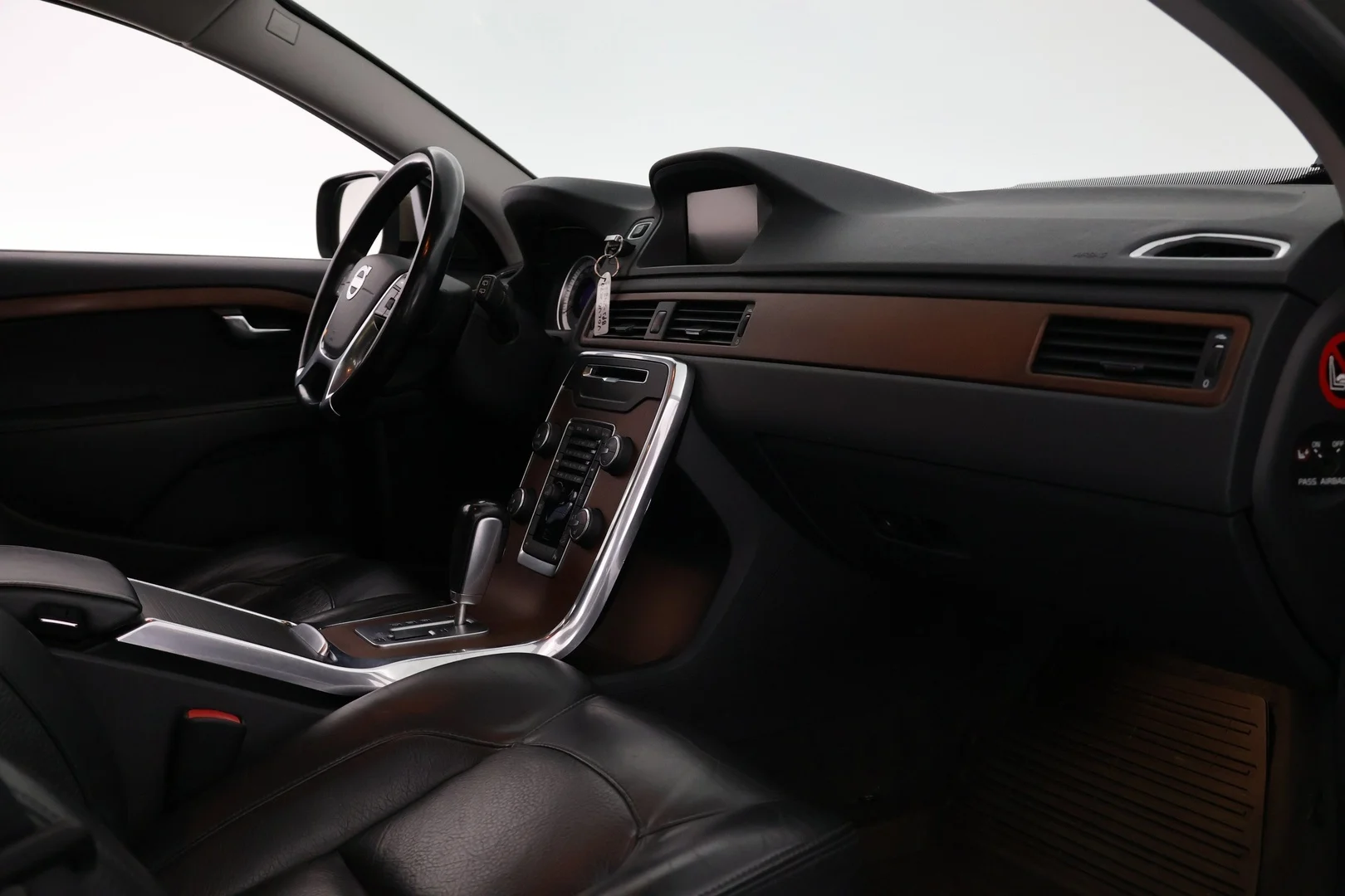 Car Image - 1C2qYJN3OgsqV814bgALjL
