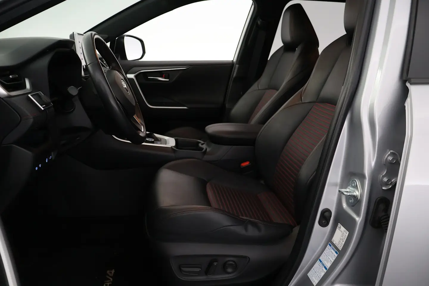 Car Image - 4bj08wylc5uFS9eBOrYJlO