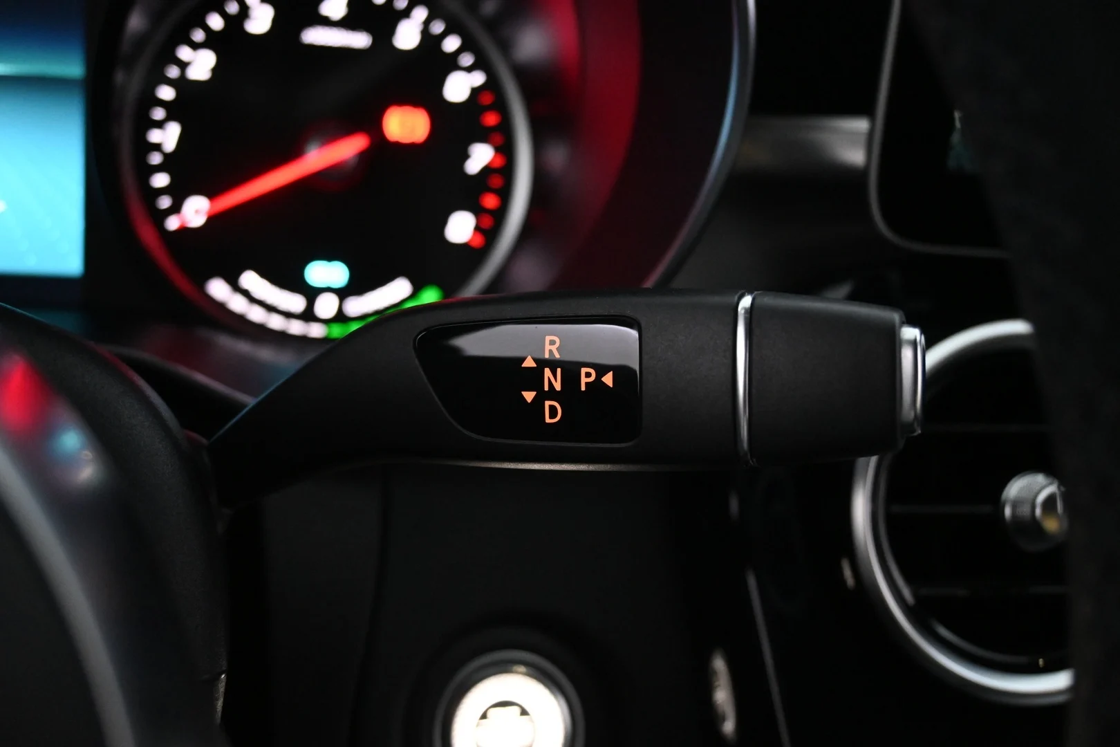 Car Image - 2NcMxGDPFEcgIz3KUTIgDT