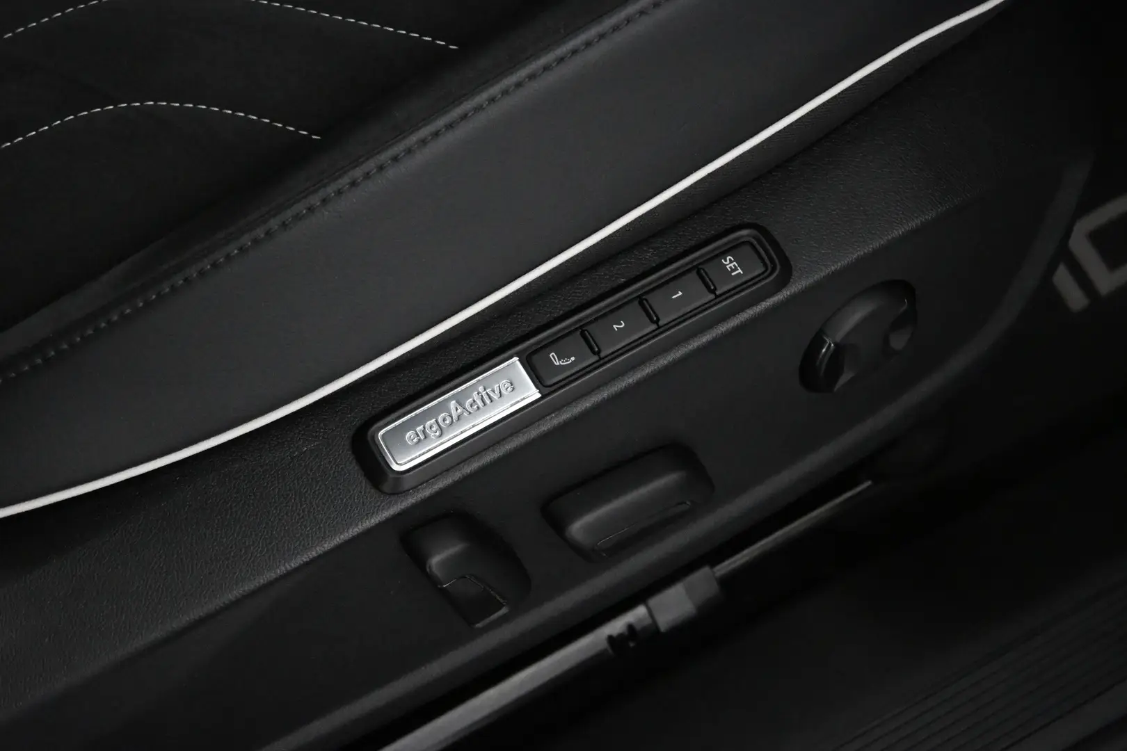 Car Image - 7wSVHQUs00zhxUGM4EKEG1