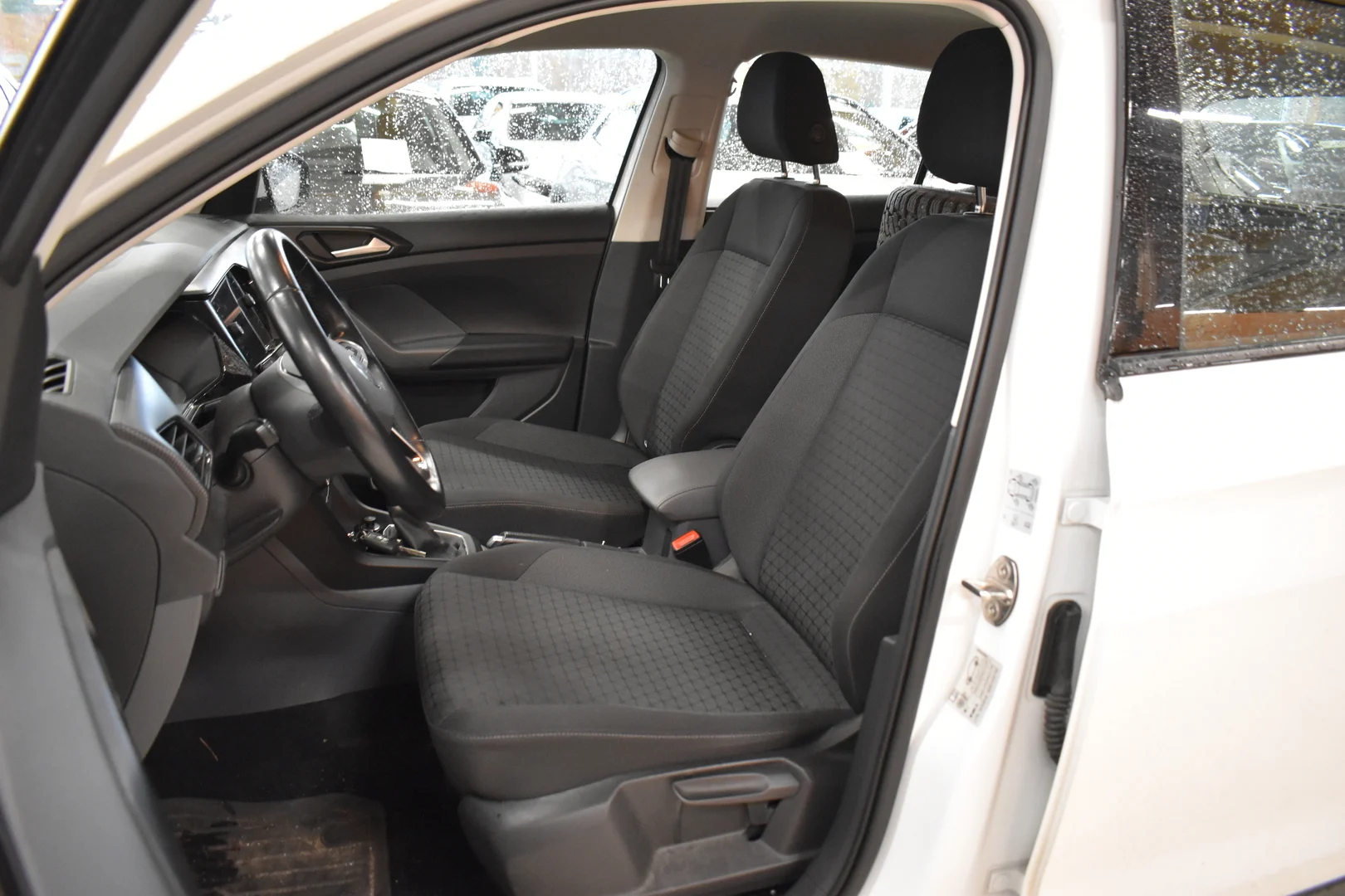 Car Image - 5hLyAVMFRtvioCapFvCM0L