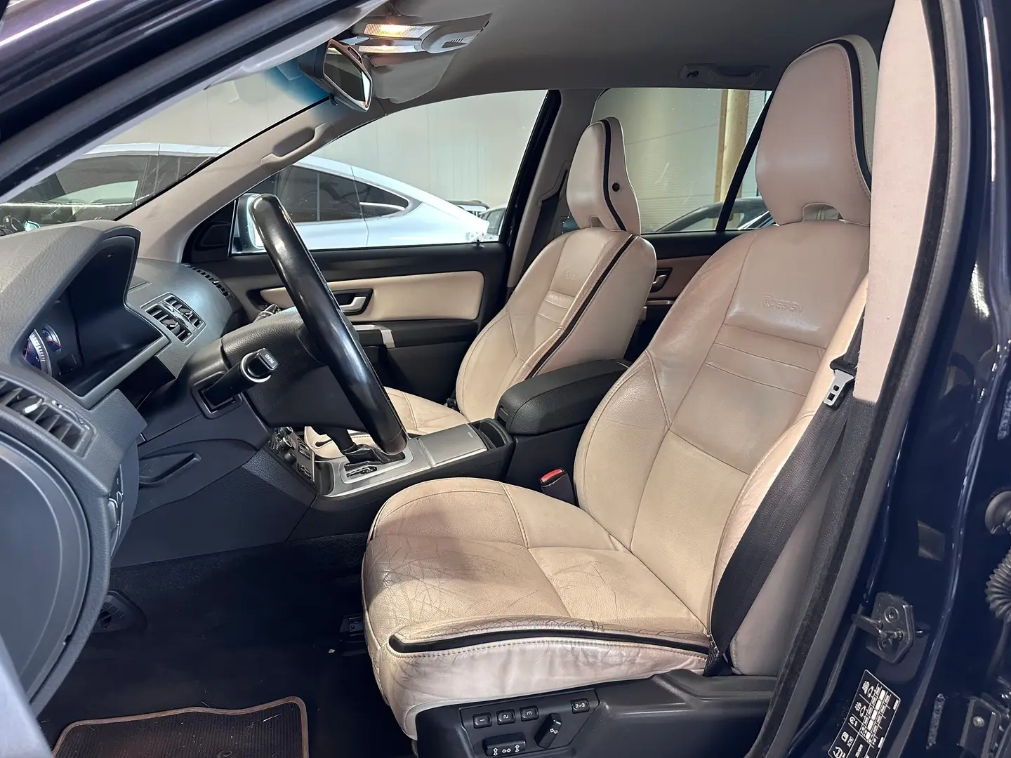 Car Image - 3eIdv3OabpQ7C5mkM10kE2