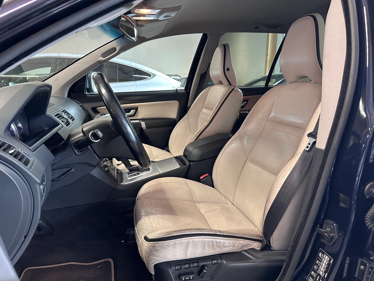 Car Image - 3eIdv3OabpQ7C5mkM10kE2