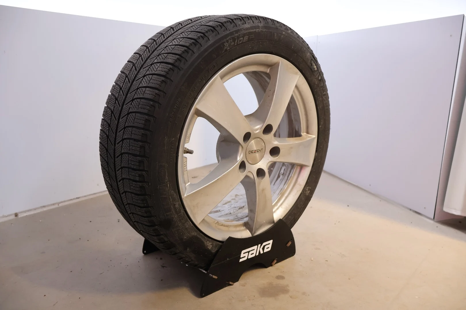 Car Image - dCIKFaSn5rqaGlC5zfkI8