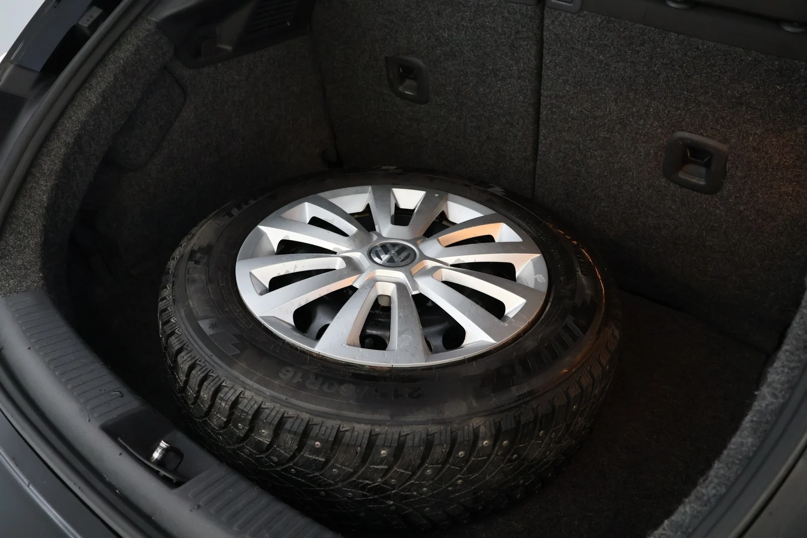 Car Image - 5zAnF2y8bQutJhYm7pqvBs