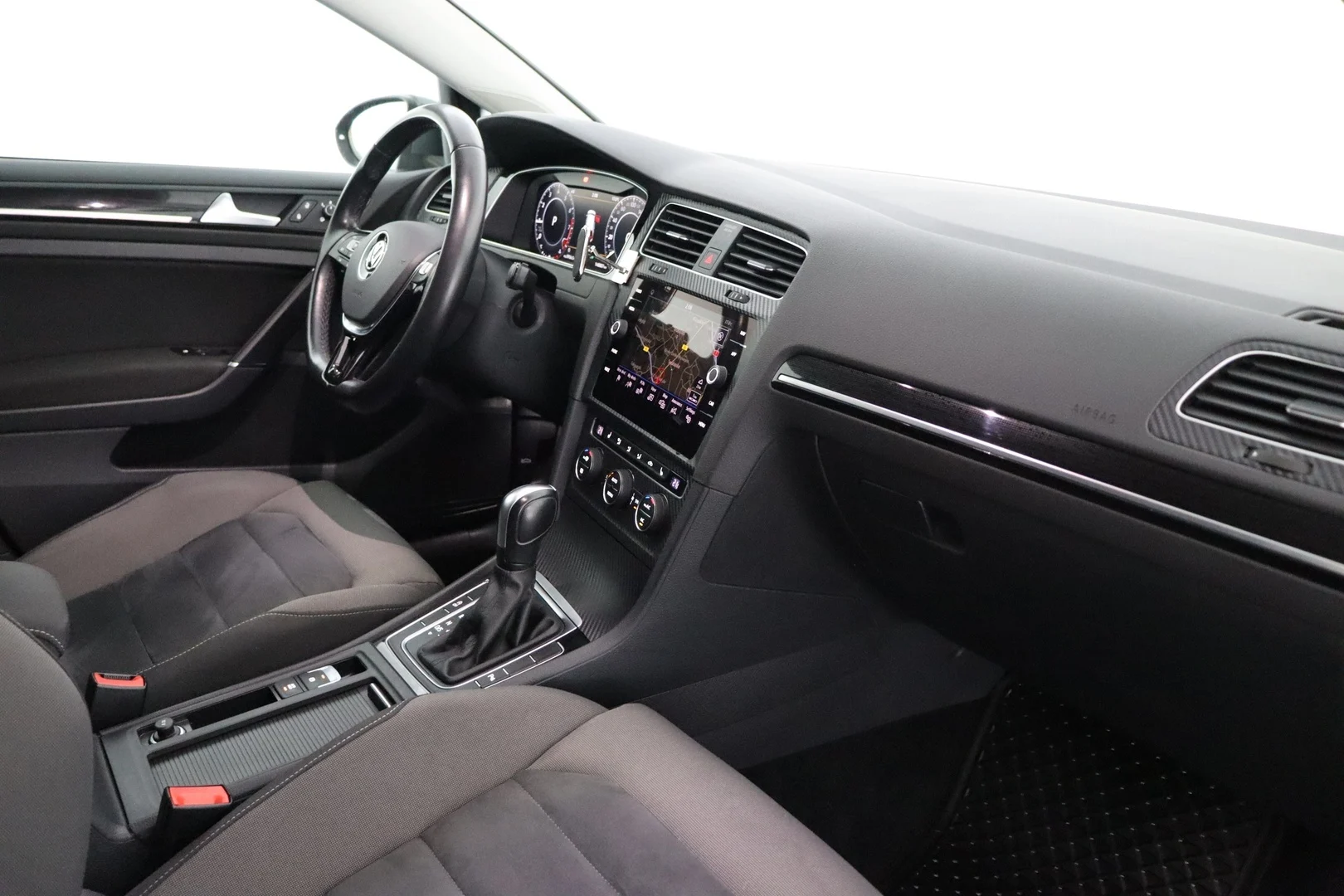 Car Image - 4Zd6EzFBJzAWwaq89VibQI