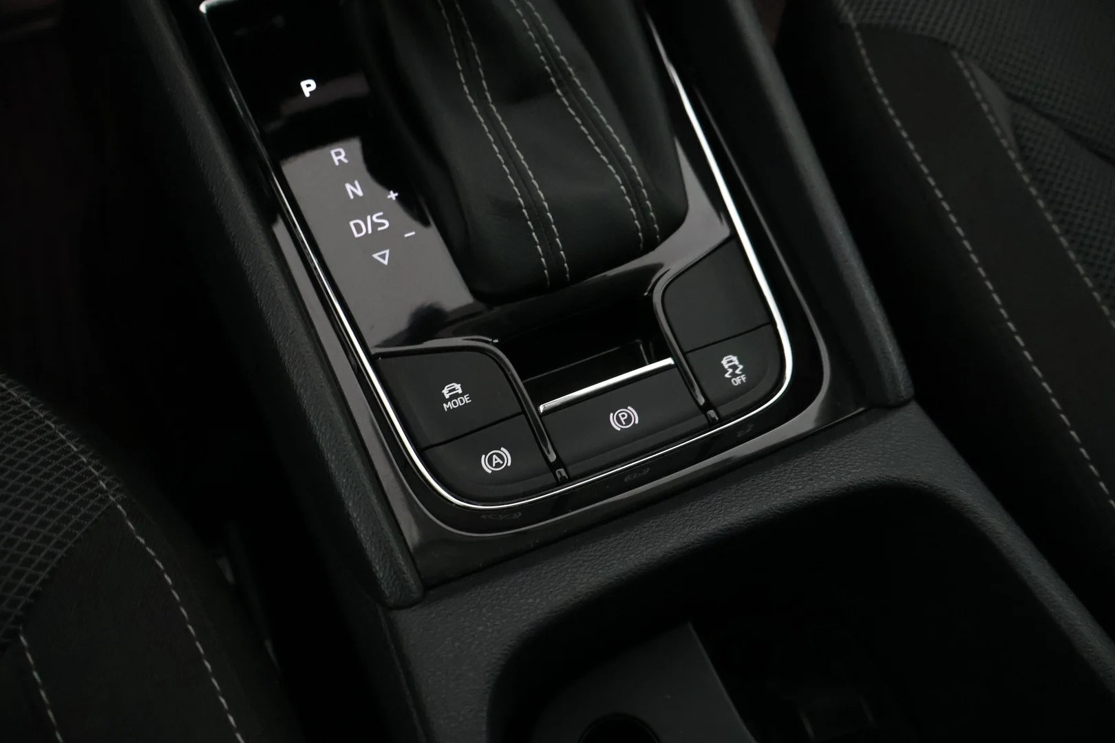 Car Image - 7uogmKNpzf2aIPJcpooVbm