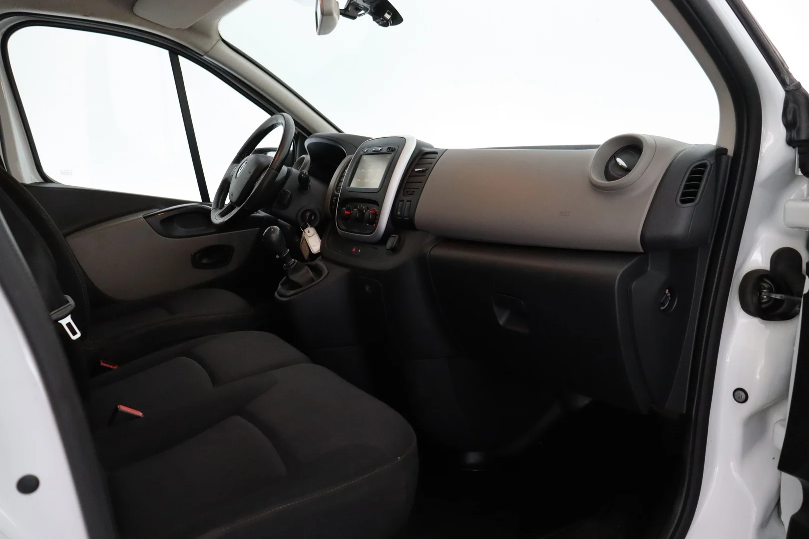 Car Image - AGmIuaFhrCBmtIp9N6ini