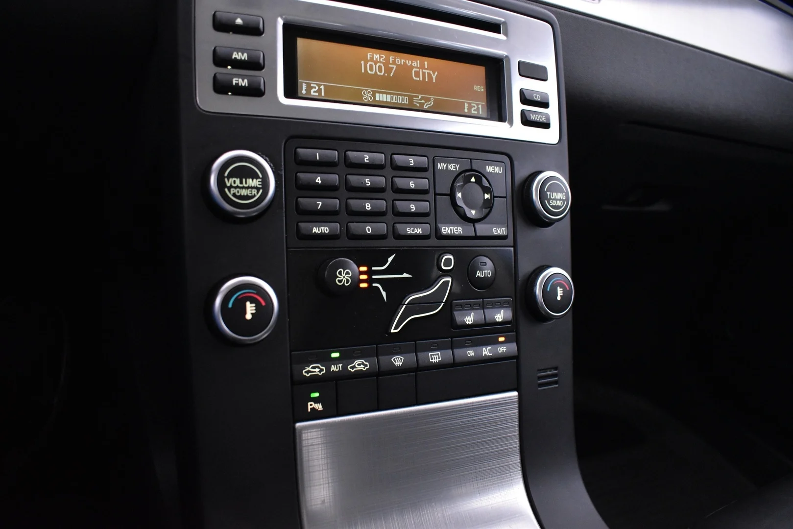 Car Image - 4GWGpFRuvNV7sKSjqUWVzh