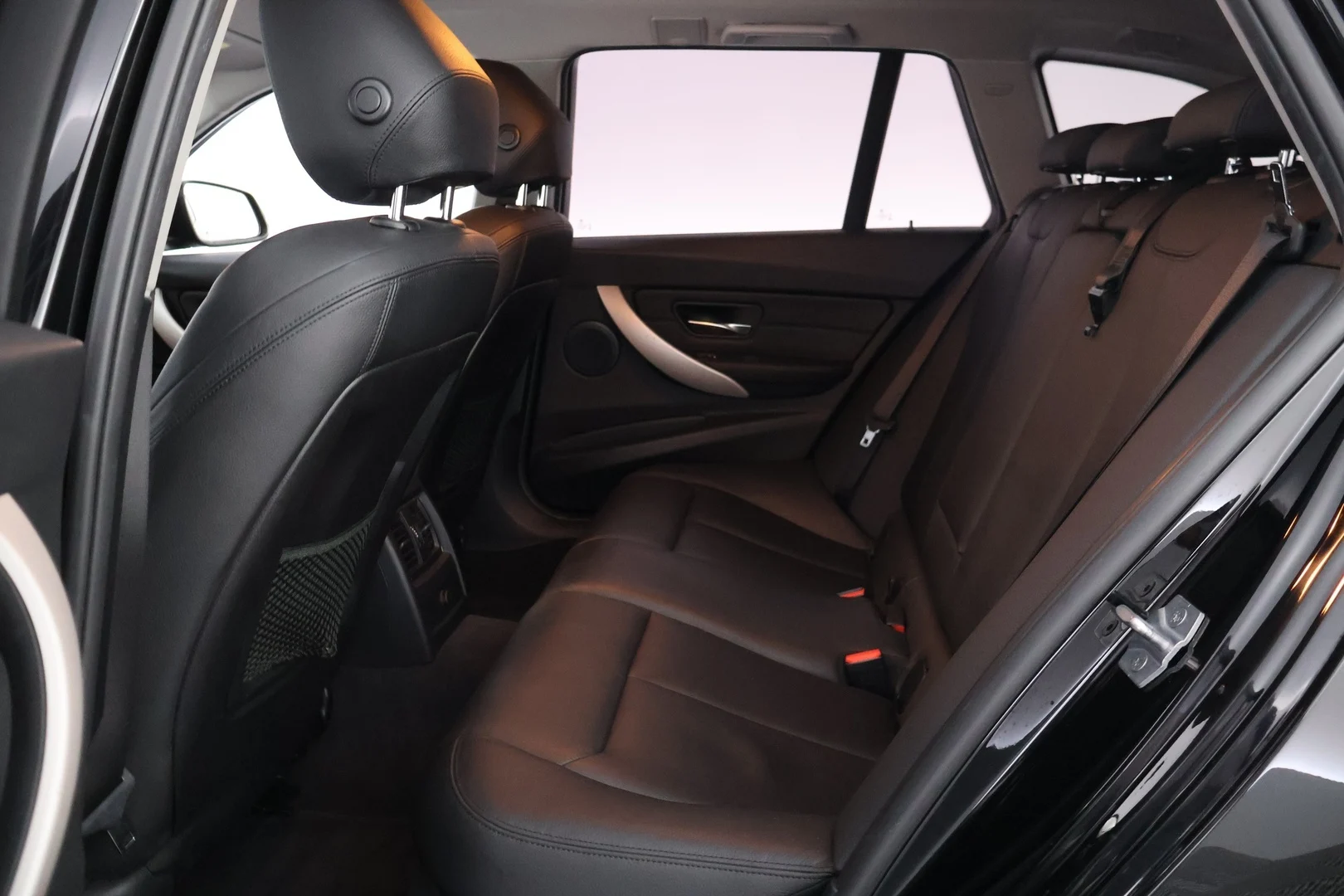 Car Image - 2vWFr6mbsPUiKOYjeDK0Zd