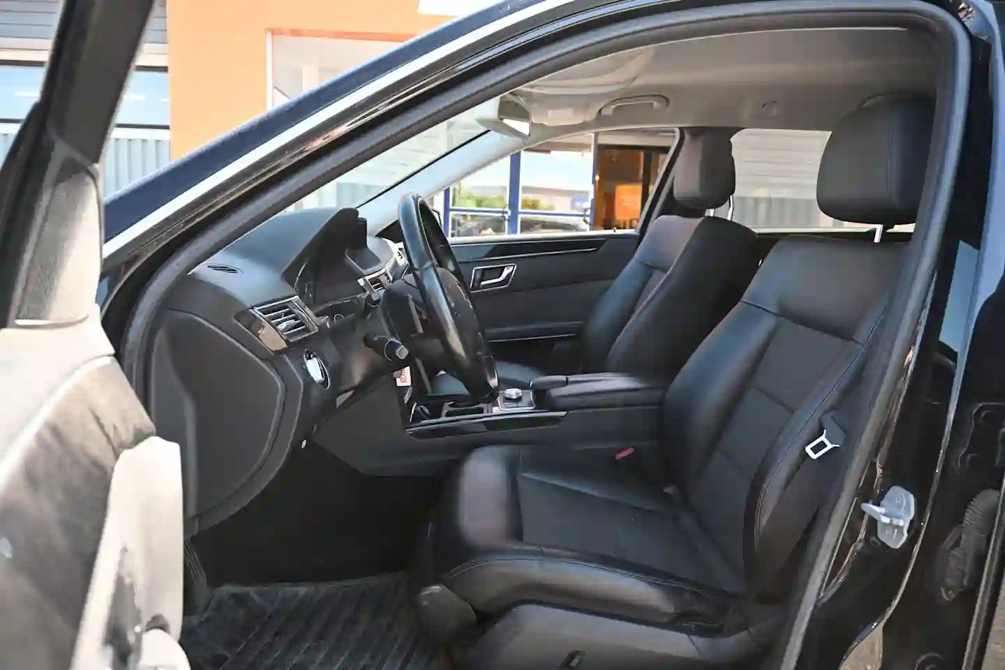 Car Image - 1FRUAW9MdCHkziJIwTnlvD