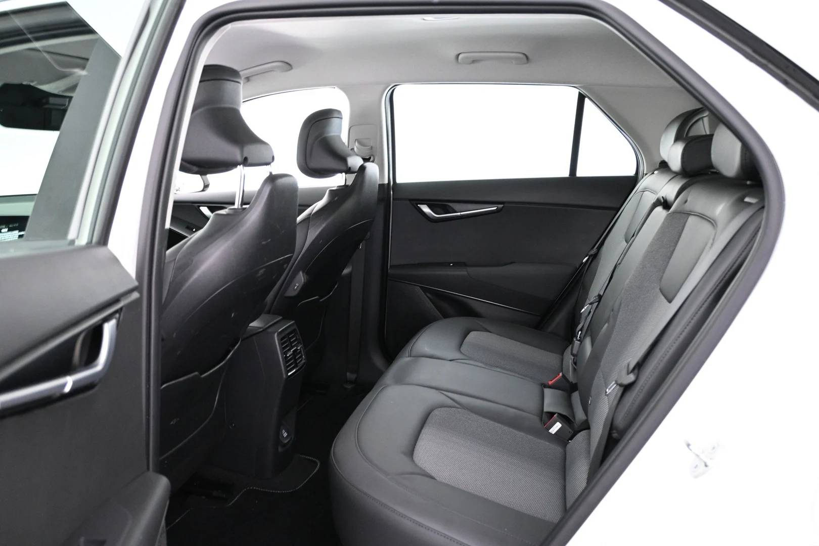 Car Image - 79NzBLCasWqD3ZfXfNrNQM