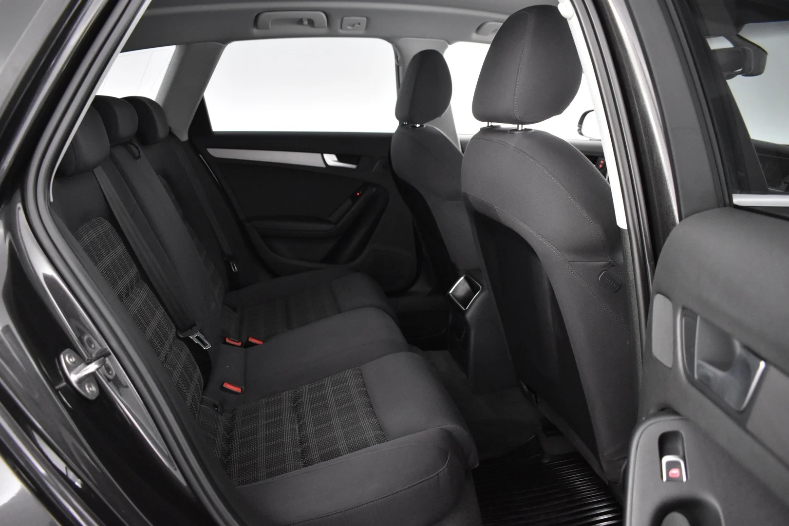 Car Image - F2QE29ZCH6Ply35t4jlJ1