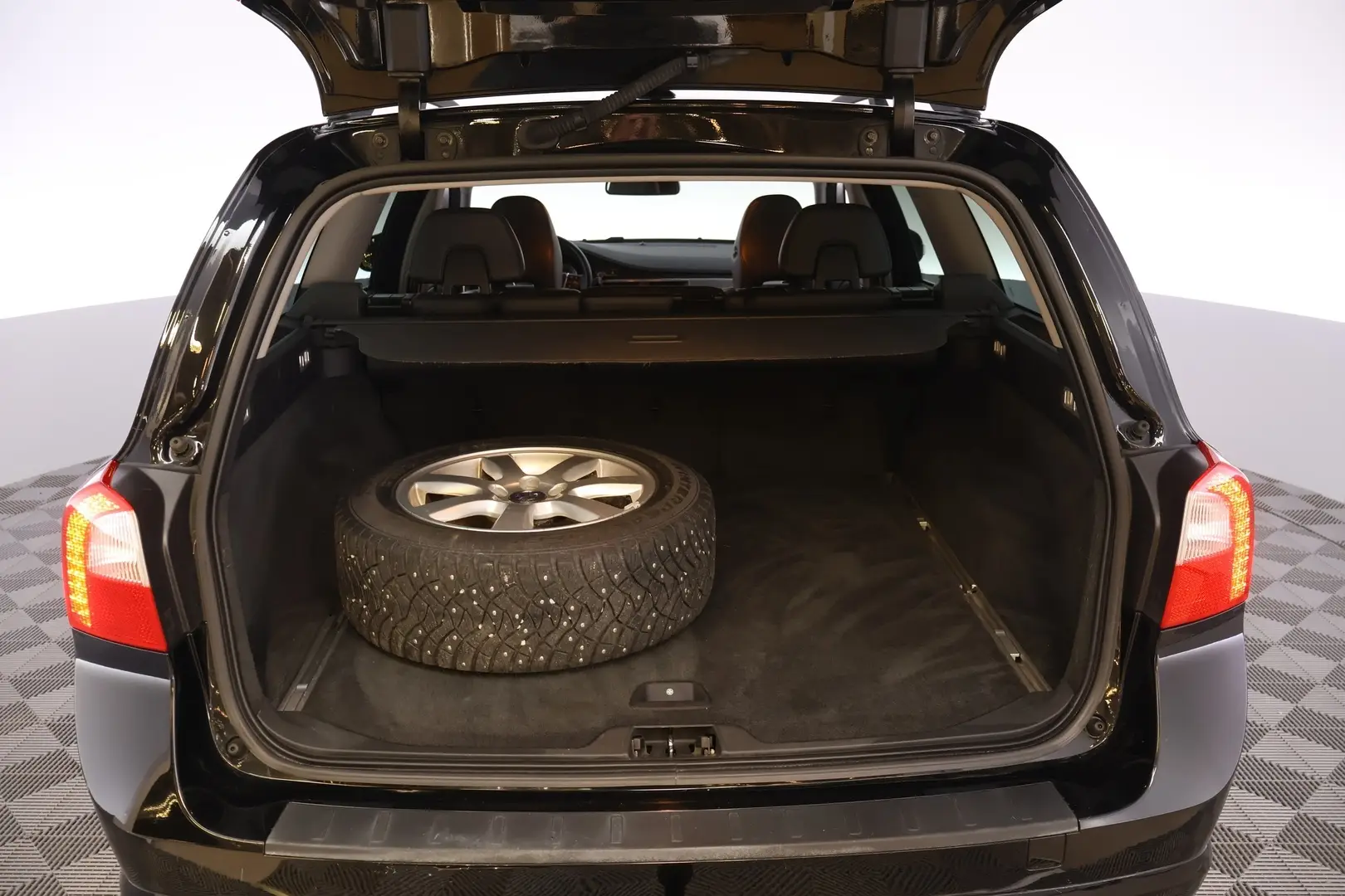 Car Image - 6YEQorhE1l8NCX0pQjqpqm
