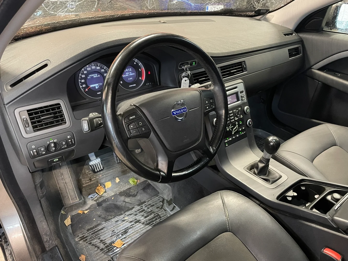 Car Image - 59vKdphFqa49YQIgQOLMpD