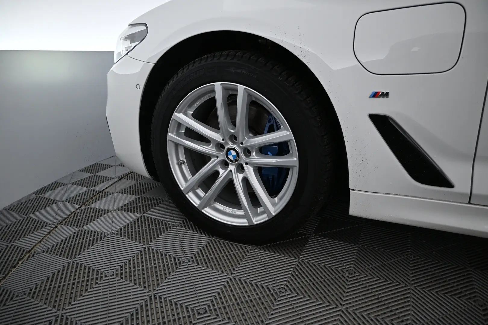 Car Image - fOGEC1PPaGsTqIo5r3OB4