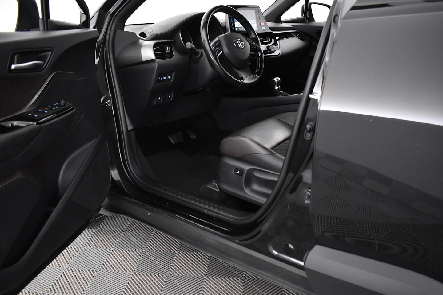 Car Image - 2zjyWRz54OQGqfQ31Uh4NJ