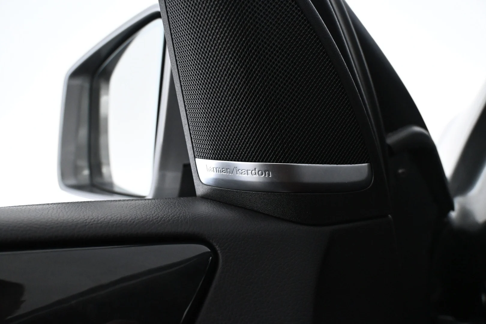 Car Image - Fsajn8ldxKODLpbvmWNEO