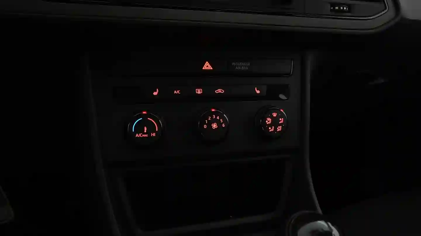 Car Image - eByIJunTuHnFHXqSKClMS
