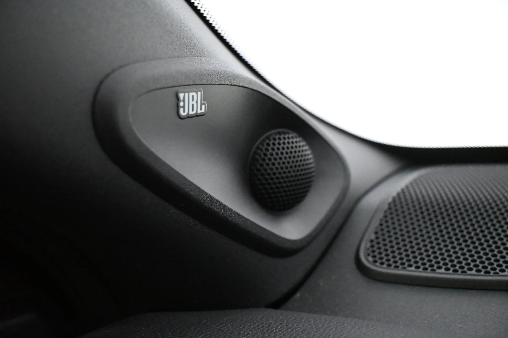 Car Image - 6MySIoFZ0kVU4IIbdhkwbO