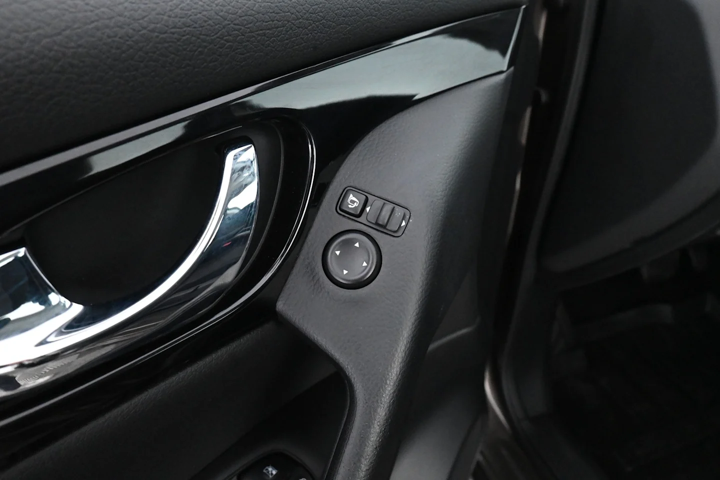 Car Image - 2NrfwHJje7L6D5AH8dsnJu