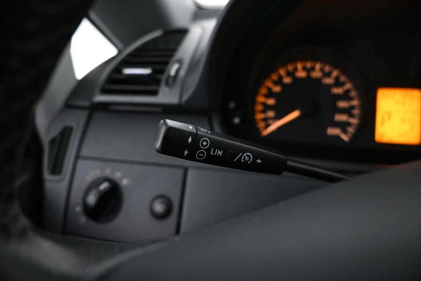 Car Image - 6jH0OLxP9HXDXv2yn1zeo8