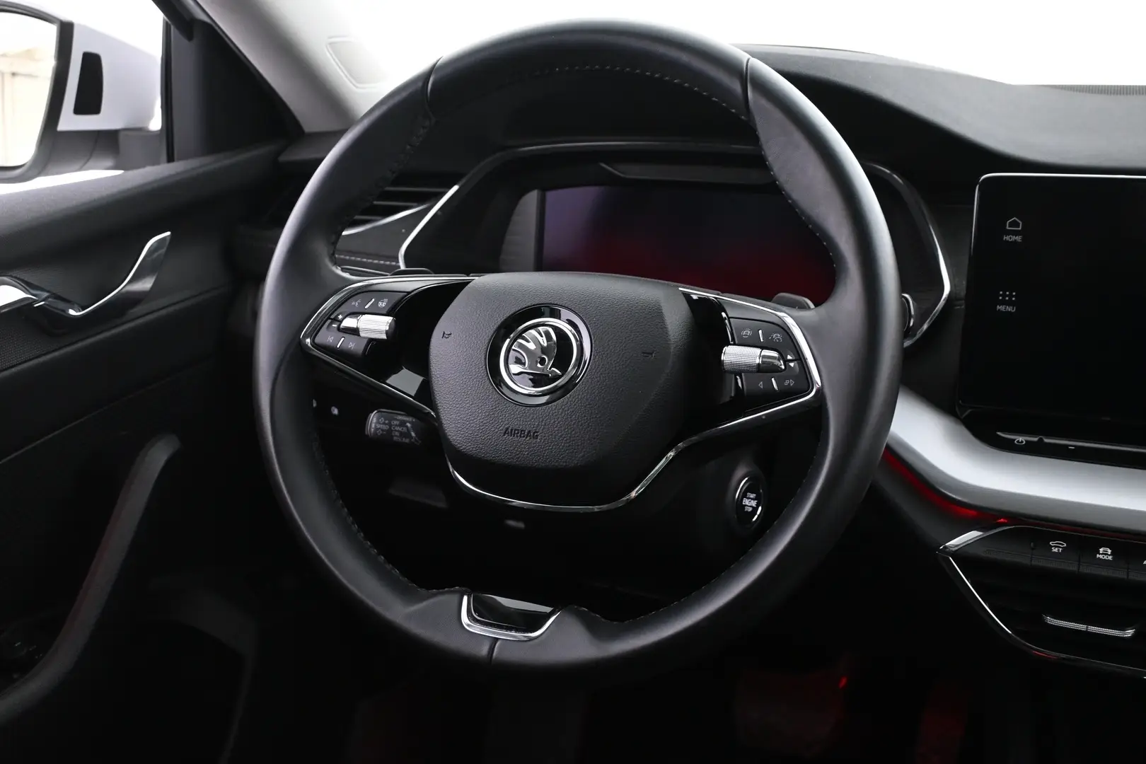 Car Image - Nnej0QBgqaukiV1BwLjWC