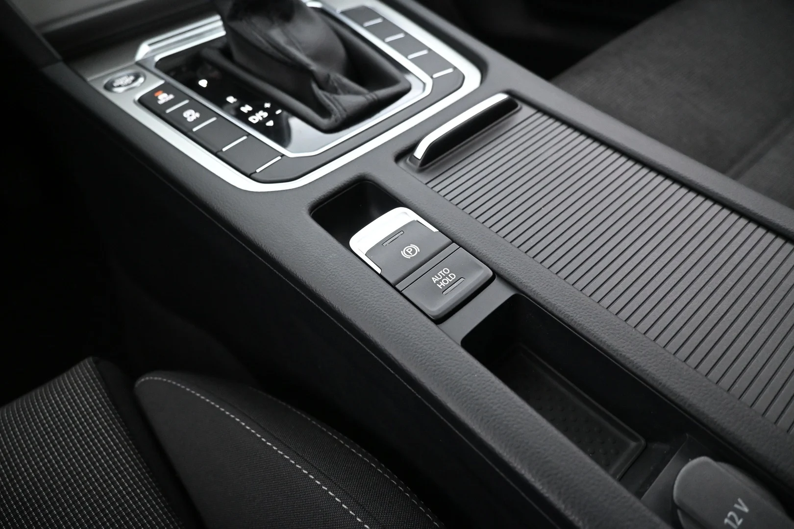 Car Image - 544Fyd8LEkIzxKFrnV8Z8q