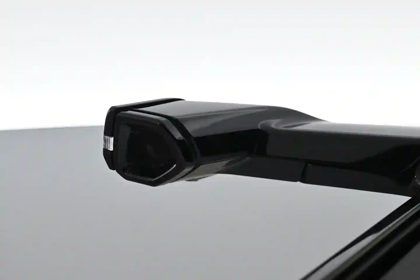 Car Image - 6E8VGmBzF9pgoyVEpYvRcu