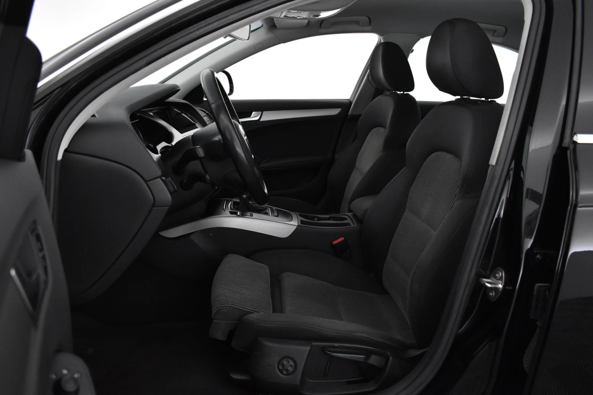 Car Image - 5cpBaR7Yz6zXxf2RHPKsQX