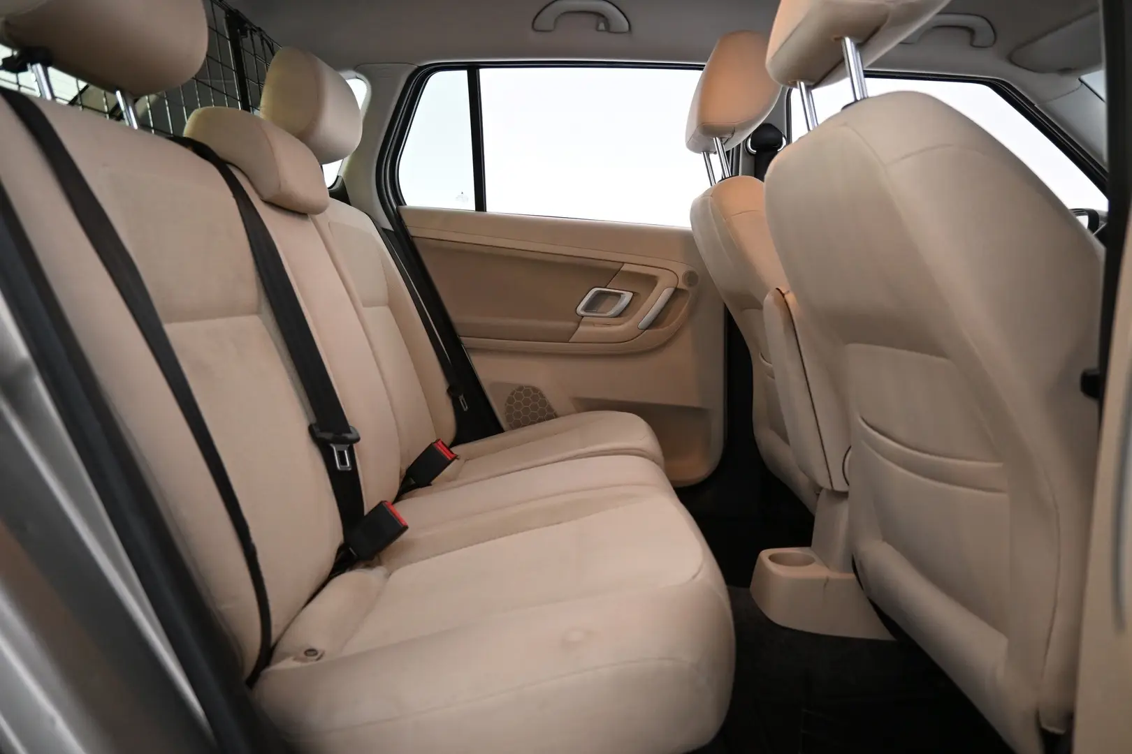 Car Image - 6CzBRh9jLtoqnTnJ8Pdc8V