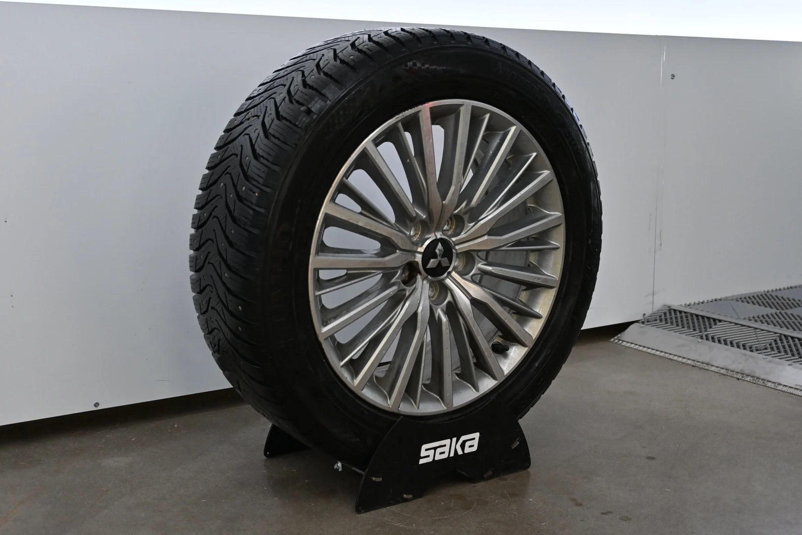 Car Image - 6thJ1tBrxWQXbhzIJNhpiP
