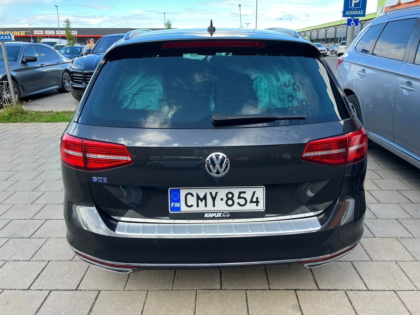 Car Image - 8vcMGfzGYHVrKLETBvMzj