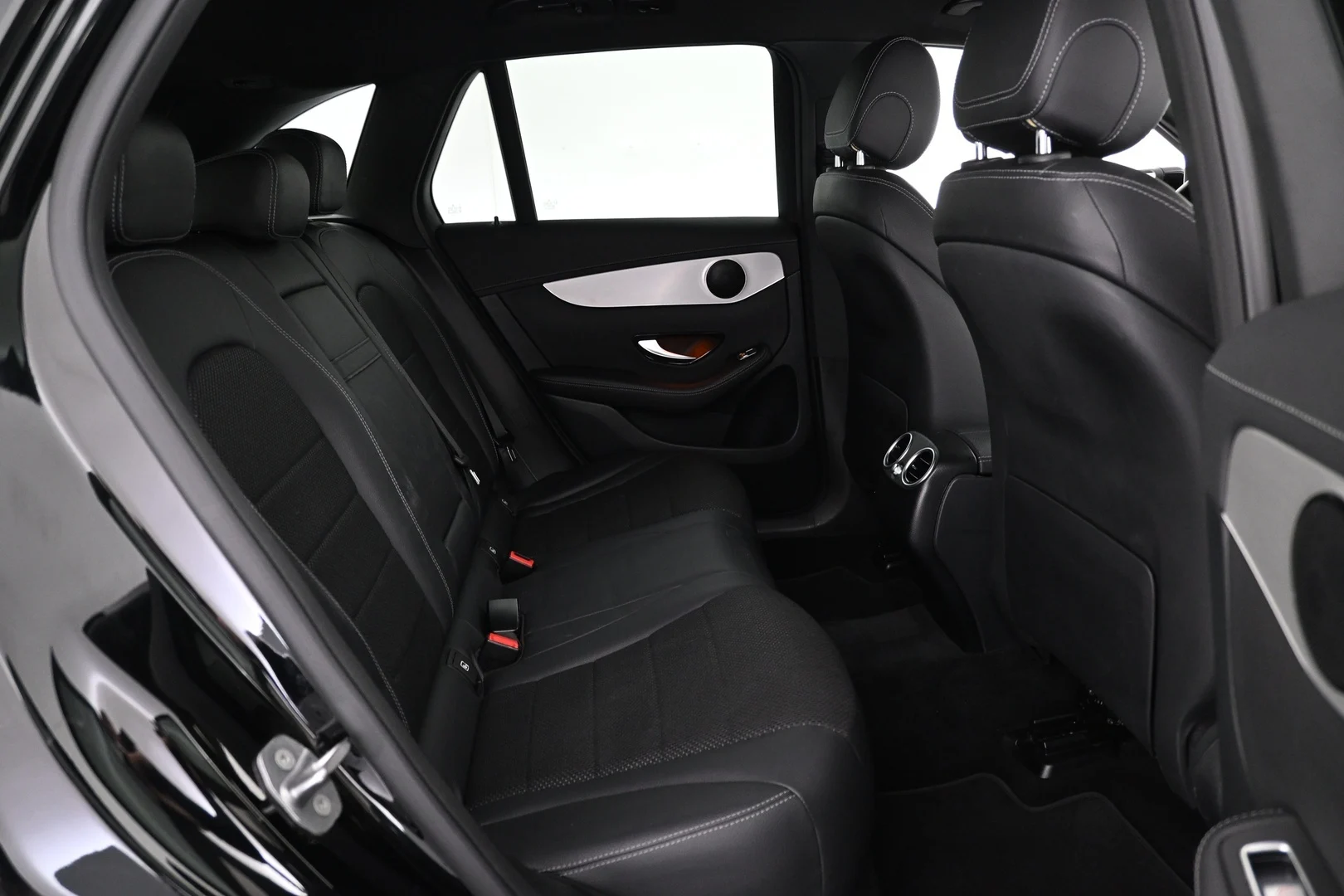 Car Image - 6Sa4RIzoW3xsZEkq64DlRx