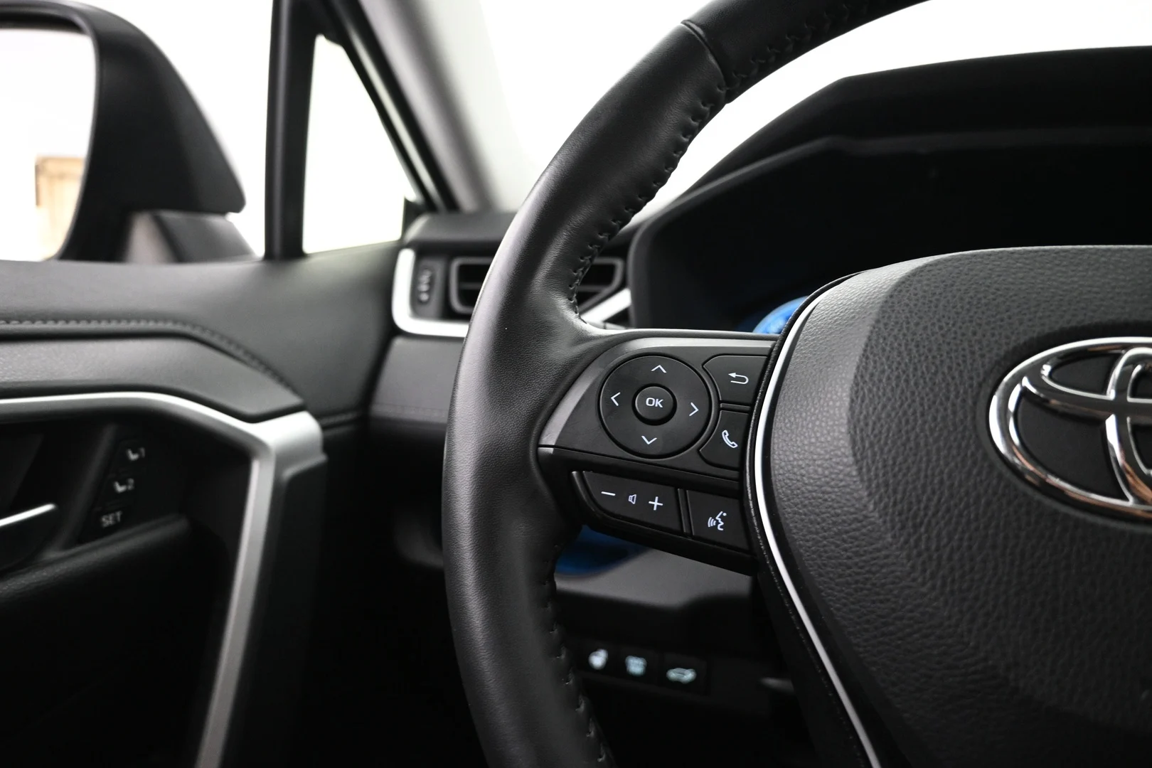 Car Image - guGbaSMq3YgRRIWYhg2VE