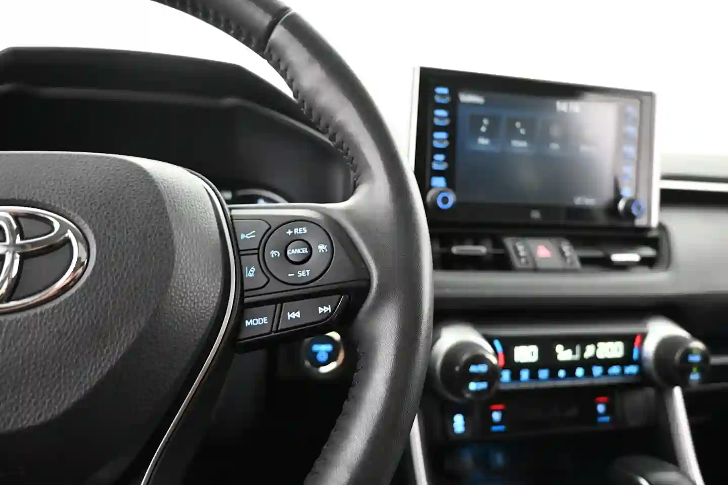 Car Image - 2dl3LgHCV6GtXVAnwwiKH7