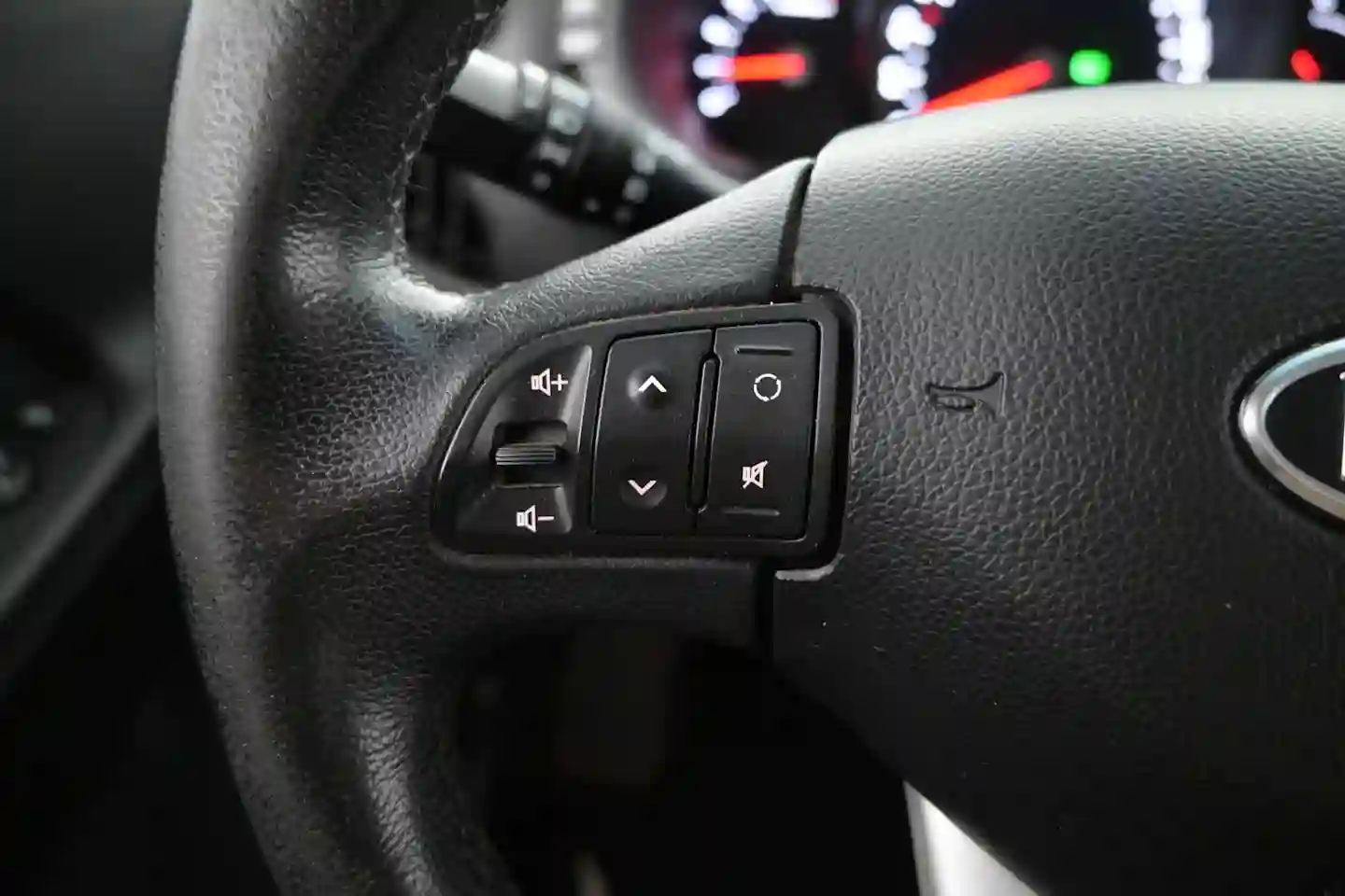 Car Image - 73PAwVeUq8kW6WIhGqDCLI