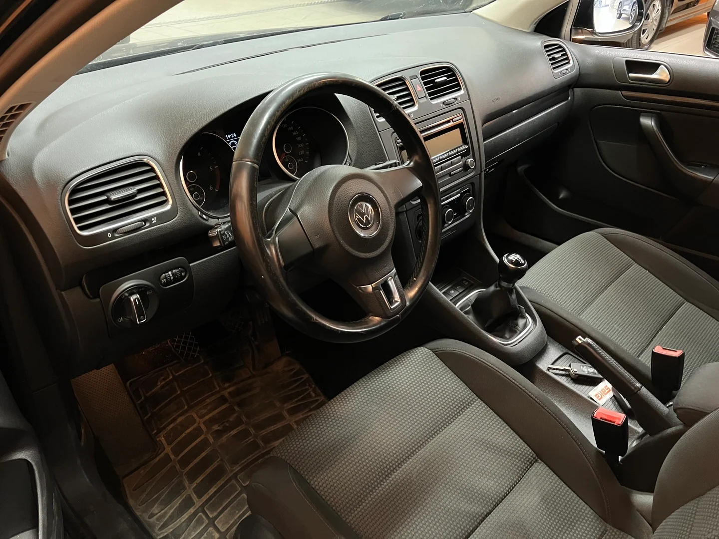 Car Image - 2HZ84kurM5RzwLF4YXOrOL