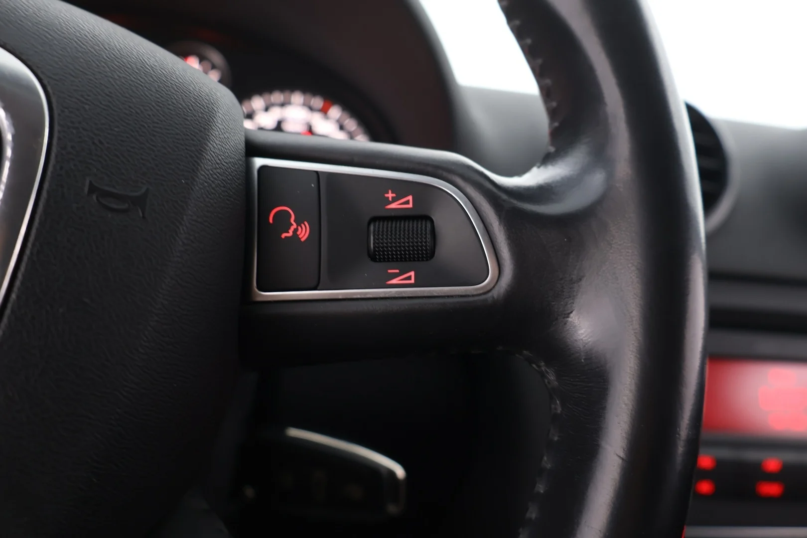 Car Image - NEL7RbseZkIkqJ1uTL9GF