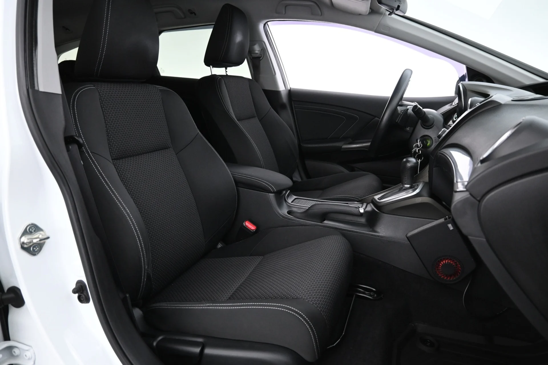 Car Image - 4r8Al0g90pnVeEegpDTiha