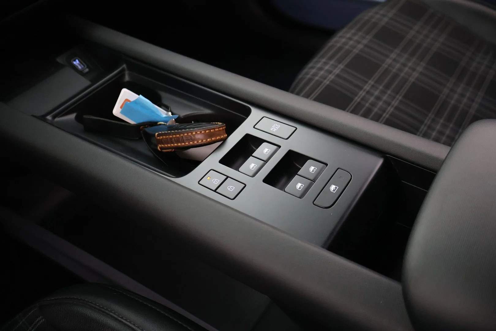 Car Image - 1PGu8Gy6747OYIS9JmRJGT