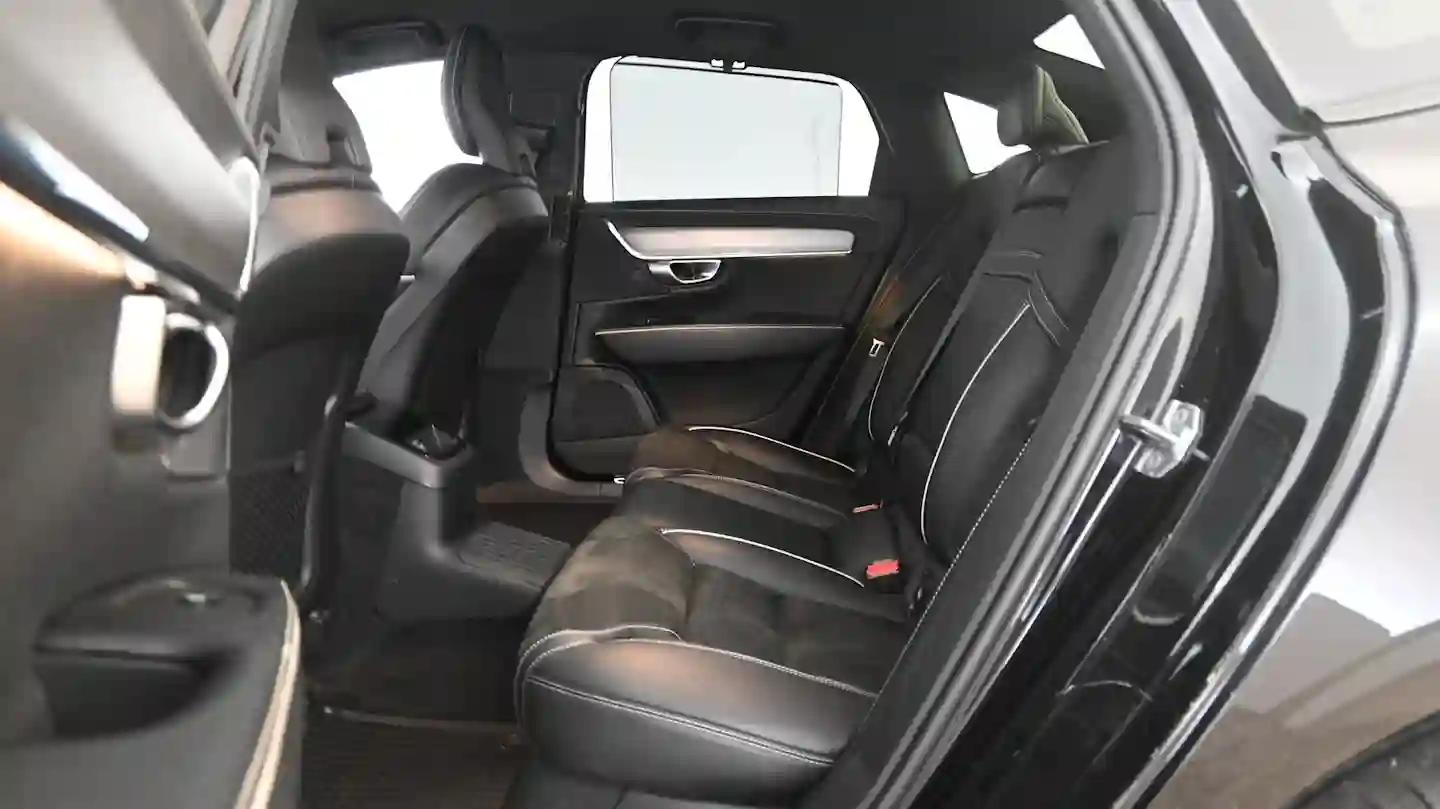 Car Image - 7uA1qSiMrZqz8cOSy1V6cZ