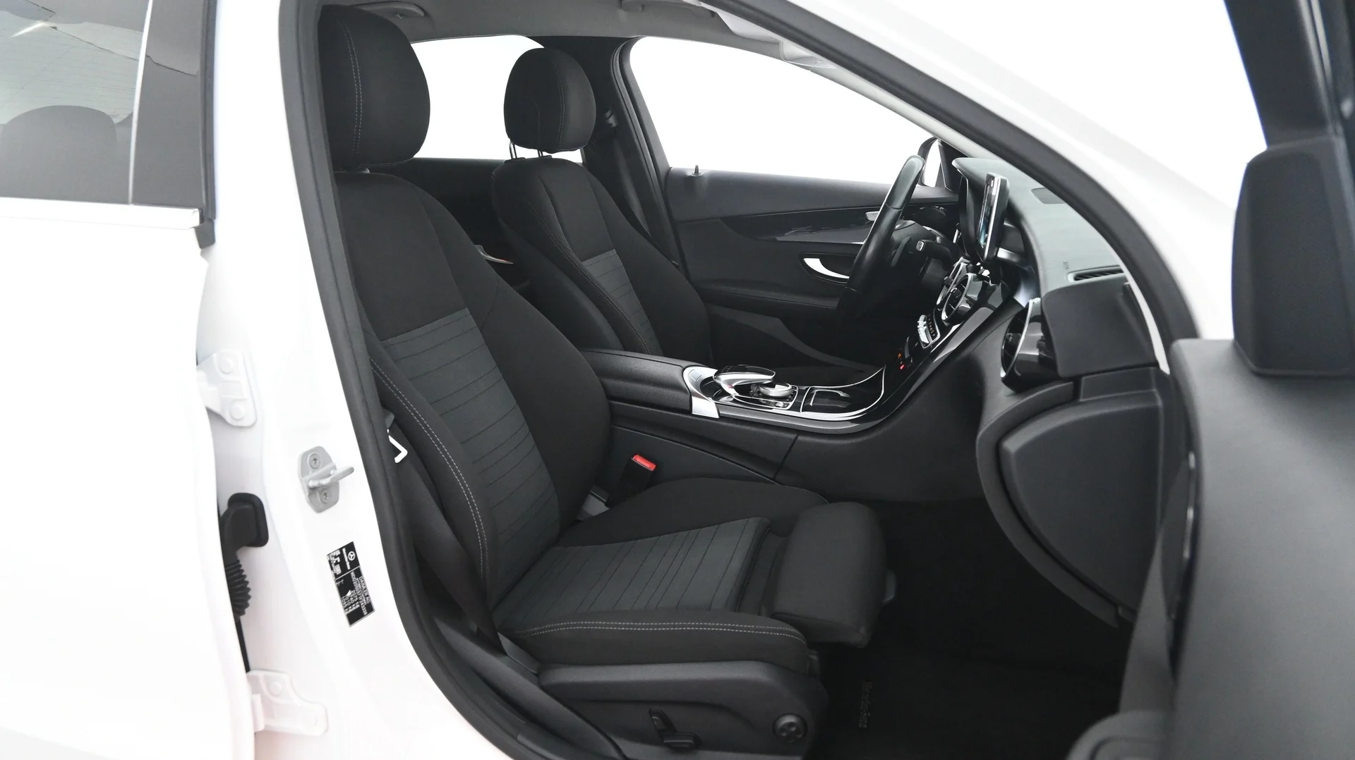 Car Image - 29gxRPuUmjo5uTQ8AV6WNf