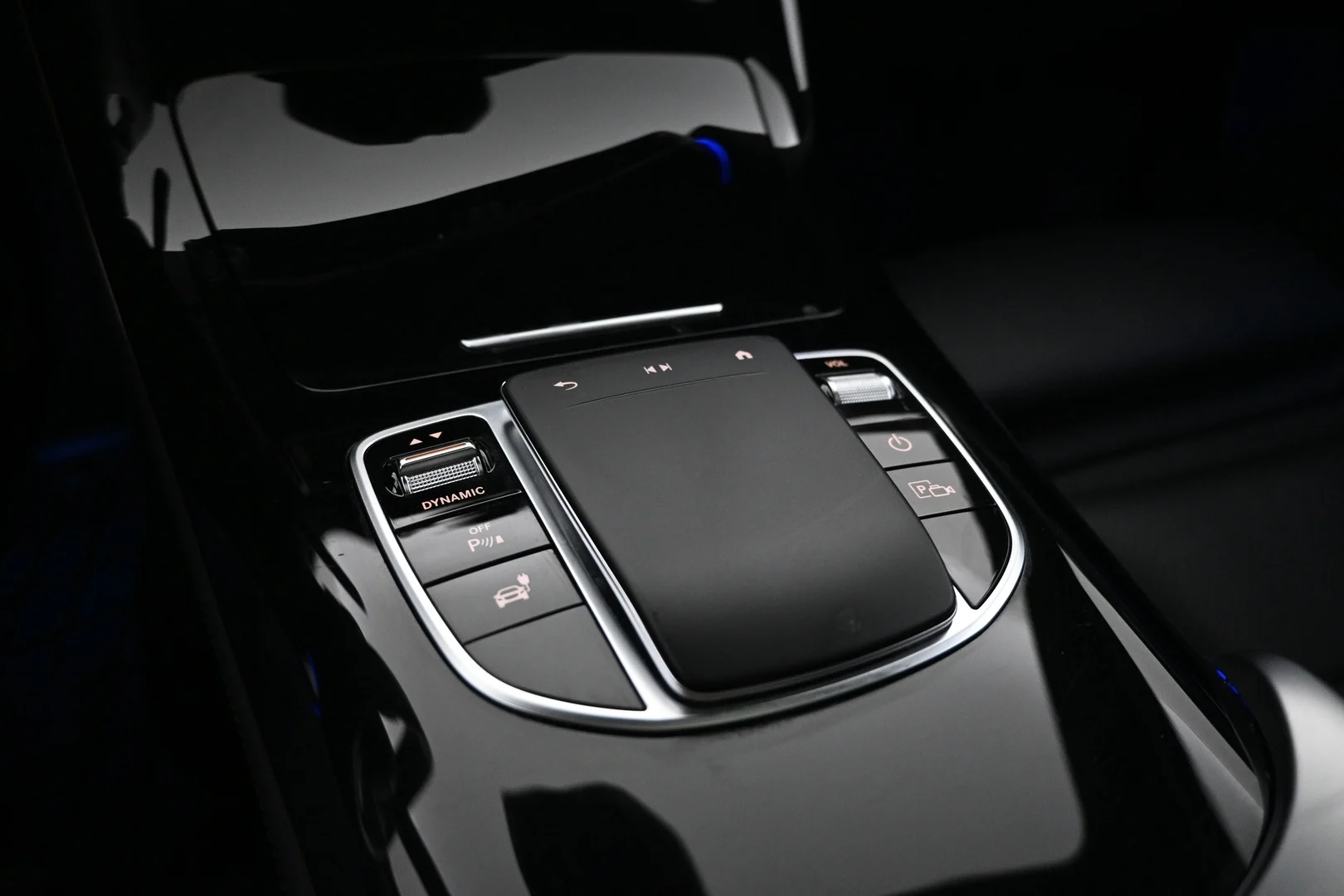 Car Image - 1f9WEx9iwsbdGSAoWX7ATj