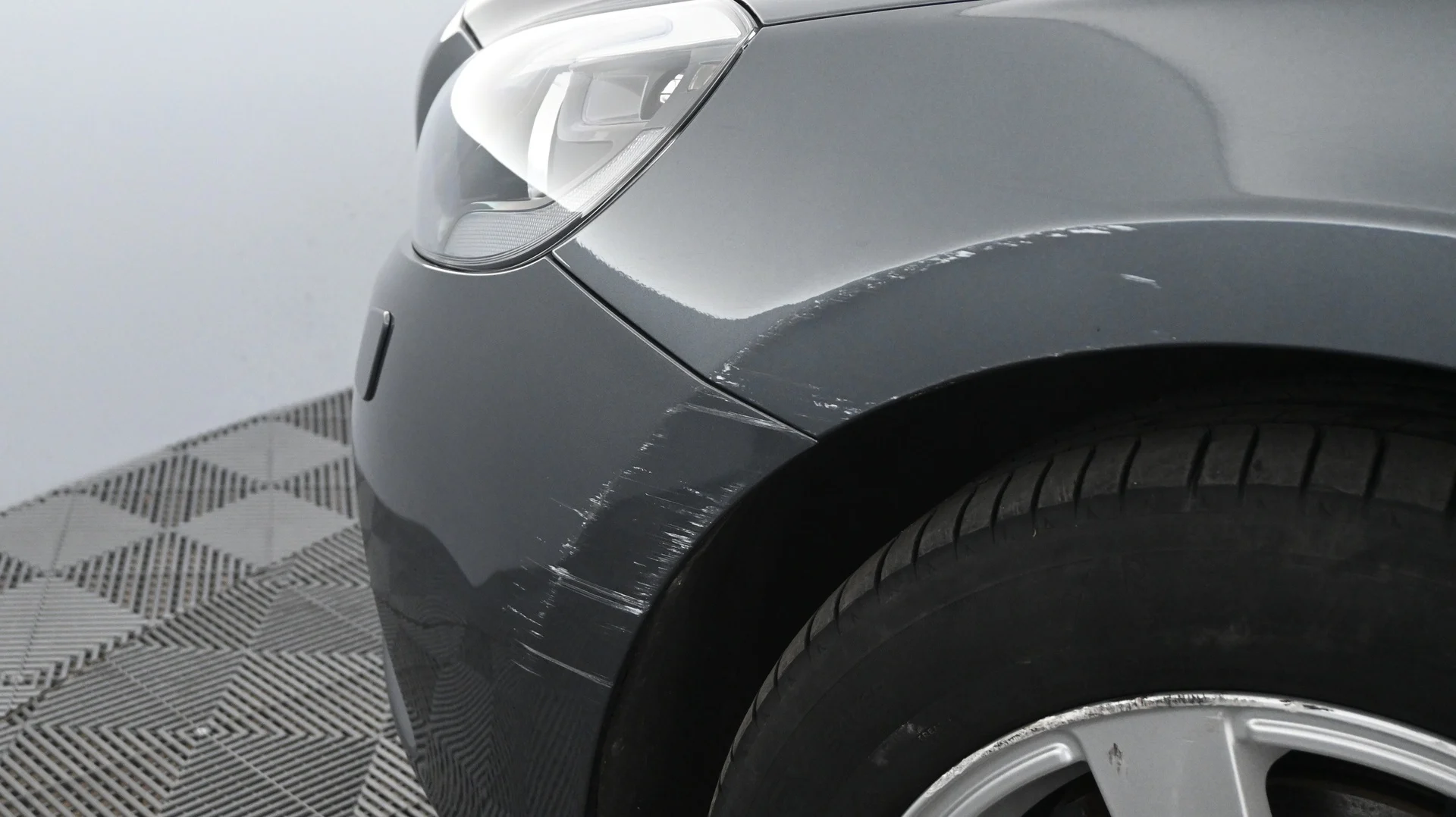 Car Image - 1VElyvwluIhlYxrUwJSDkI