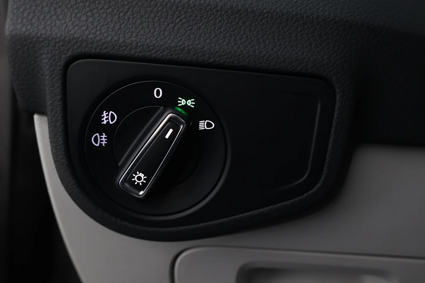 Car Image - 3pollbI9ZF05BTrbwKdpaO