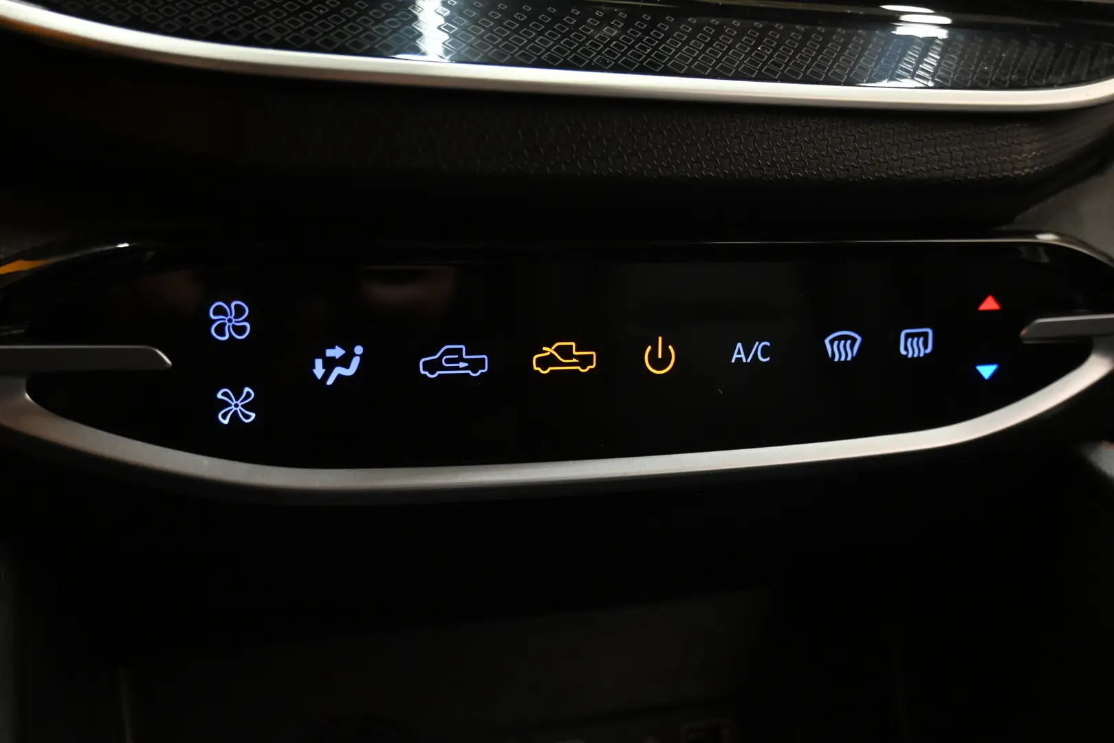Car Image - 3PxO85eEWDreh4XeV8eHEC