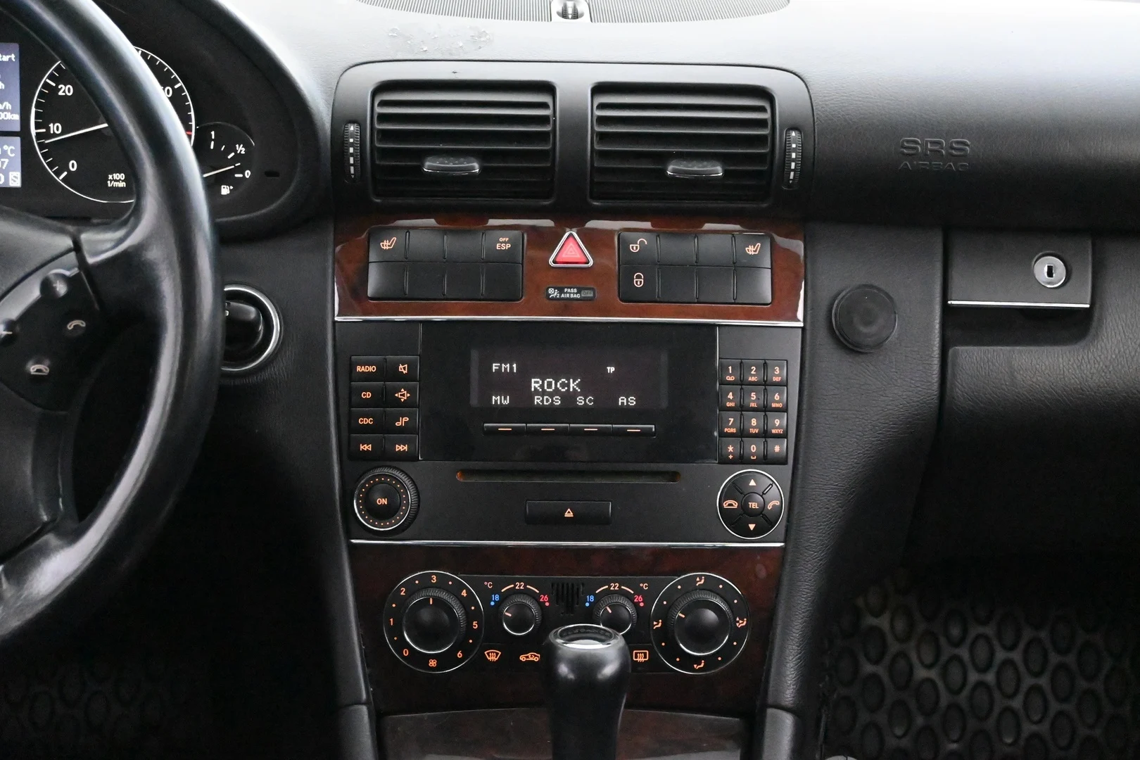 Car Image - 3iYzHrbpcDQx4v6hDazcU6