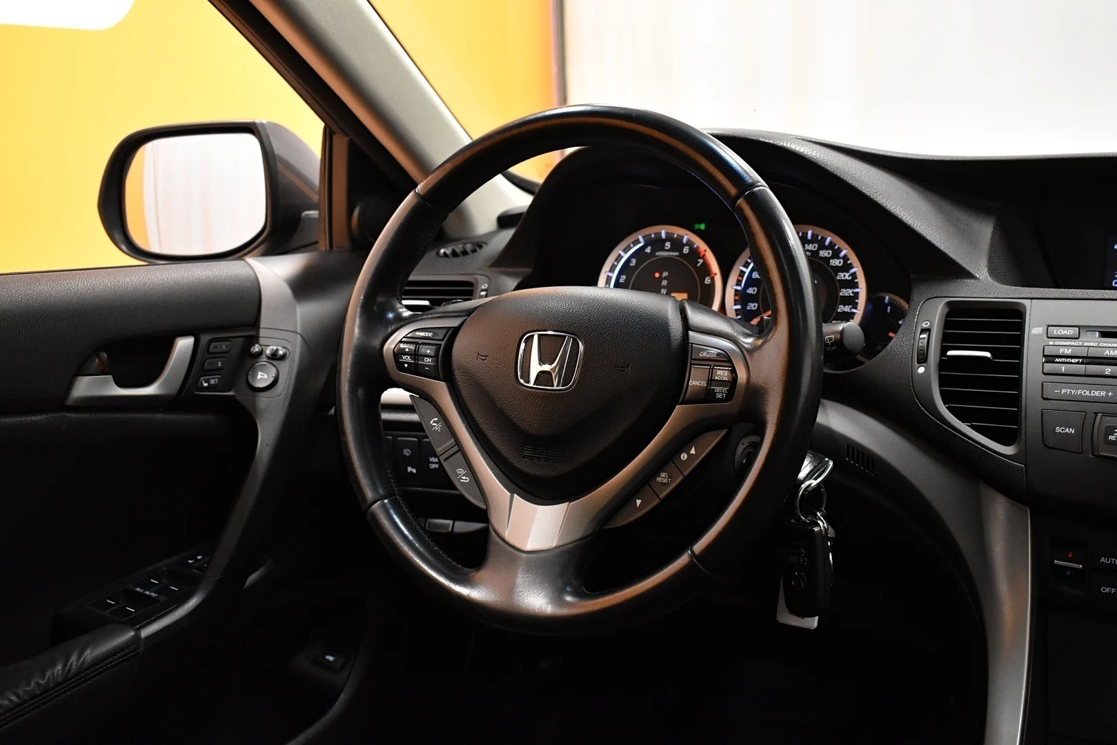Car Image - qLJ4DGhbebpRa6HcJoZke